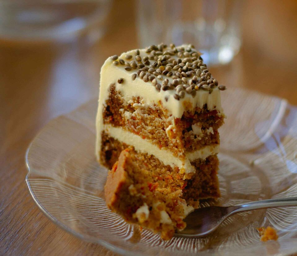 Vegan carrot cake at Beans&more cafe in Jyväskylä - K8