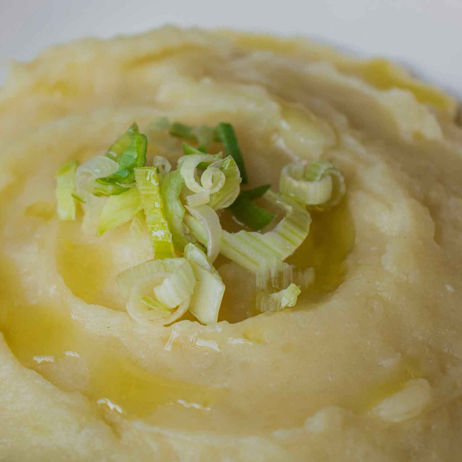 Vegan Irish mashed potatoes (colcannon)