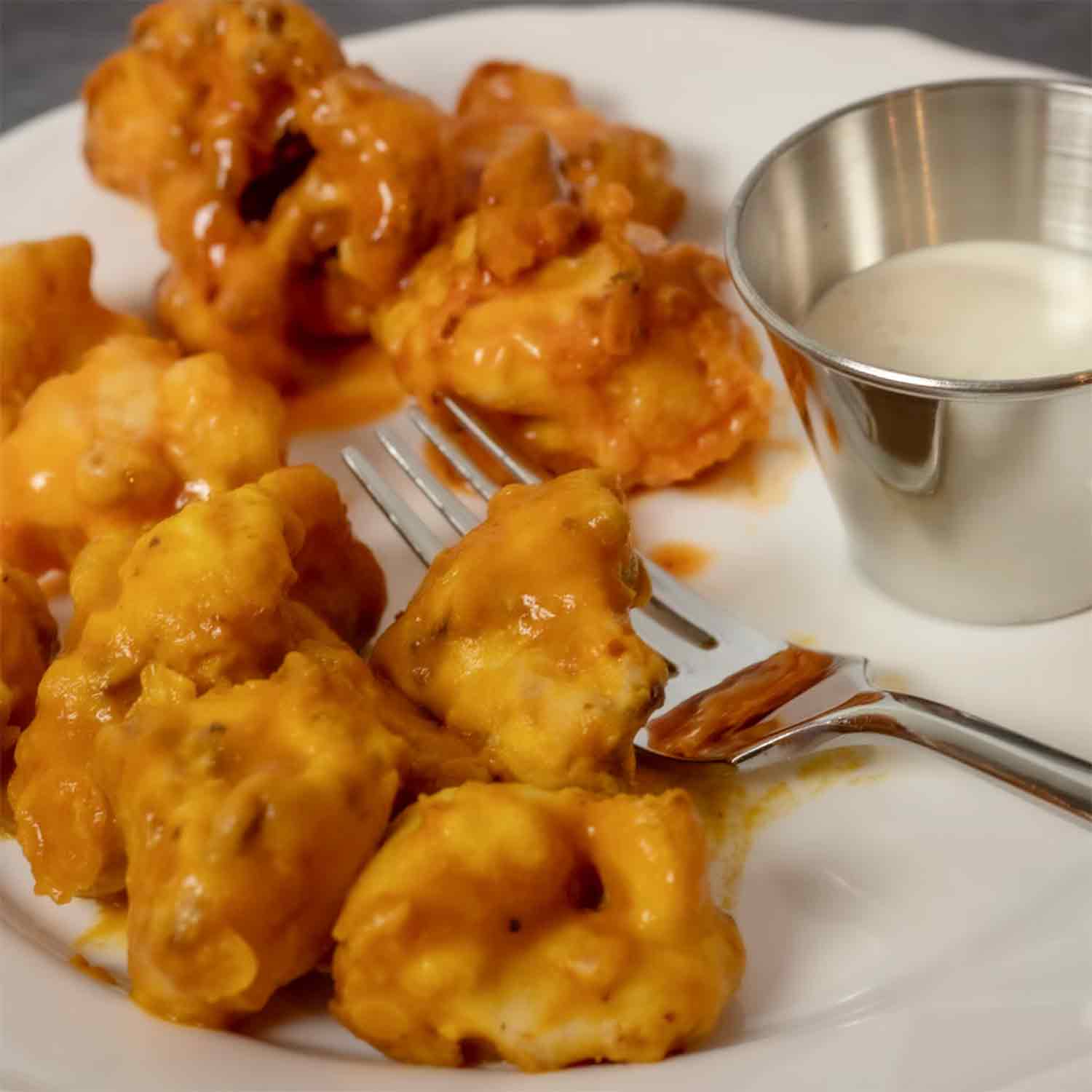 Buffalo cauliflower bites